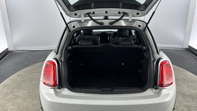 MINI Hatchback 135kW Cooper S Level 2 33kWh 3dr Auto Electric Hatchback